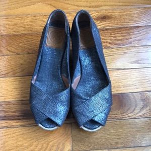 Cute Tory wedges